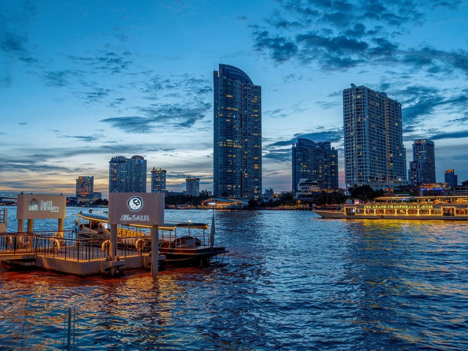 Chao Phraya river view at dusk.